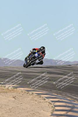 media/Dec-07-2025-CVMA (Sun) [[3e7d2de5dc]]/Race 7-Formula Lightweight Twins Shootout/